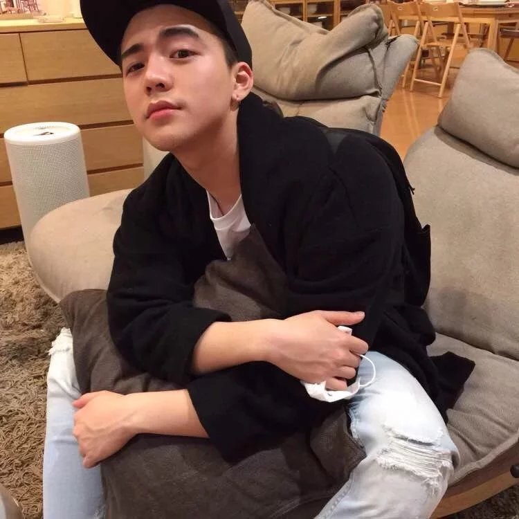 封维彦旭