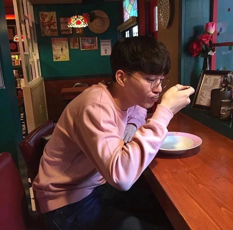 燕翠伟辰