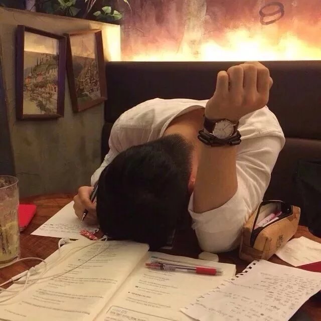 陆荣妮慧